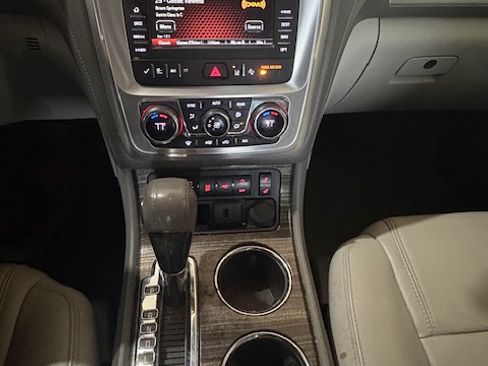Used 2015 GMC Acadia SLT w/ Technology Package image 15