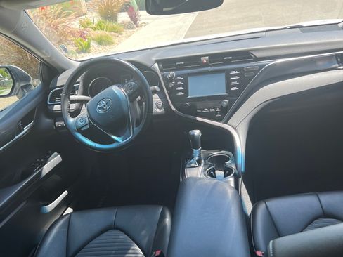 Used 2018 Toyota Camry SE w/ Convenience Package FWD image 15