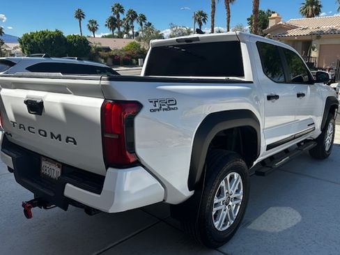 Used 2025 Toyota Tacoma TRD Off-Road image 15