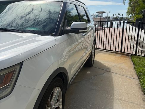 Used 2016 Ford Explorer Limited FWD image 16