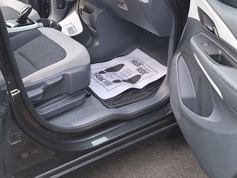 Used 2017 Chevrolet Bolt LT image 8