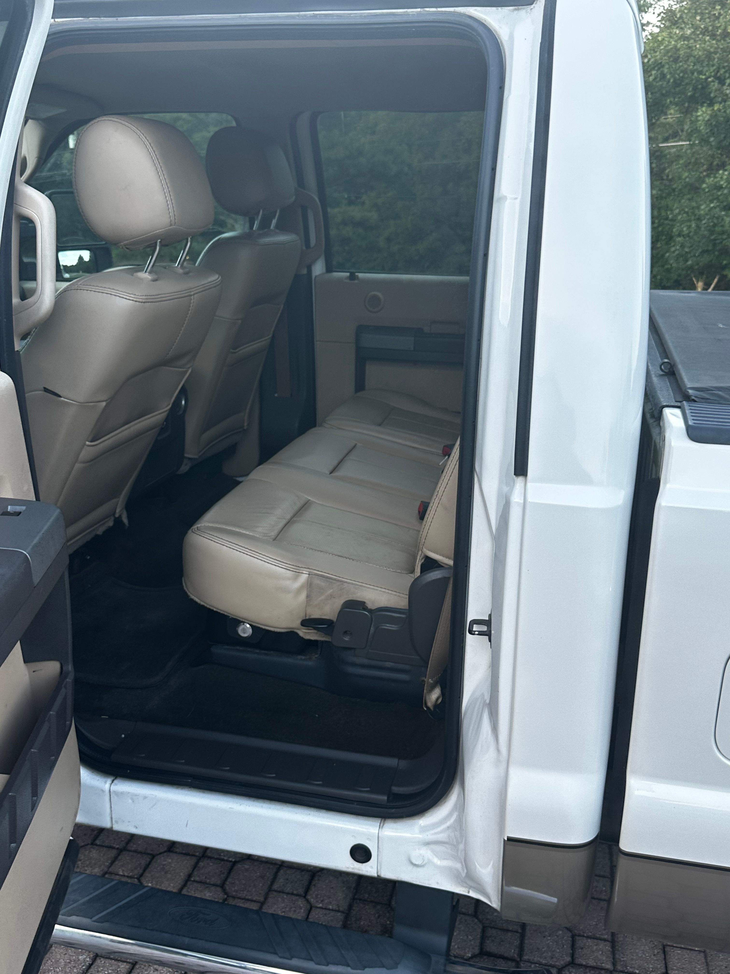 Used 2012 Ford F350 Lariat w/ Lariat Interior Pkg AWD/4WD image 5