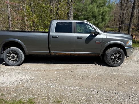 Used 2012 RAM 2500 Laramie w/ Cold Weather Group AWD/4WD image 2