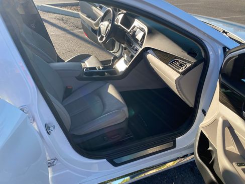 Used 2017 Hyundai Sonata Limited FWD image 17