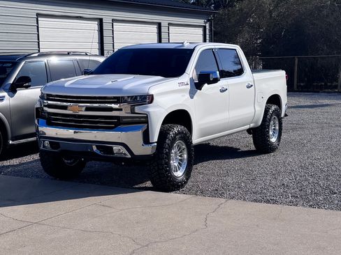 Used 2020 Chevrolet Silverado 1500 LTZ w/ LTZ Premium Package image 2