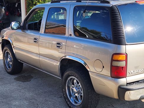 Used 2001 GMC Yukon SLT image 10
