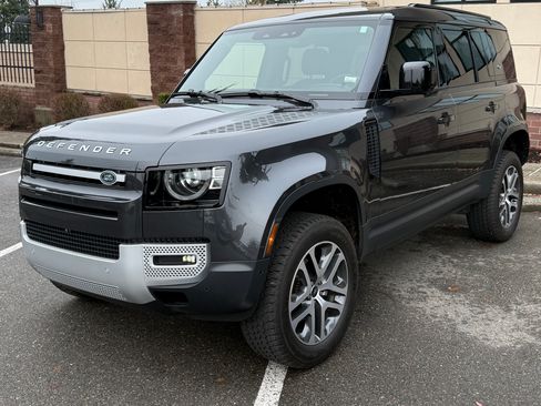 Used 2024 Land Rover Defender 110 S image 13