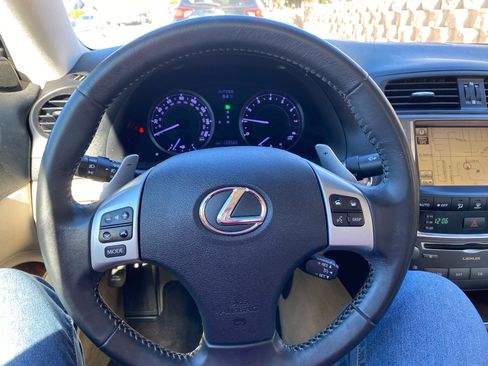 Used 2011 Lexus IS 250C image 6