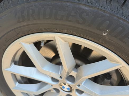 Used 2019 BMW X5 xDrive40i w/ Premium Package AWD/4WD image 9