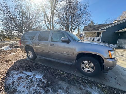 Used 2012 Chevrolet Suburban LT w/ Luxury Package image 6