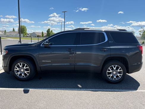 Used 2020 GMC Acadia SLT AWD/4WD image 2