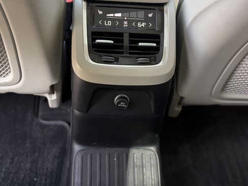 Used 2017 Volvo XC90 T8 Inscription w/ Luxury Package AWD/4WD image 21