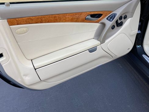 Used 2004 Mercedes-Benz SL 500 image 9