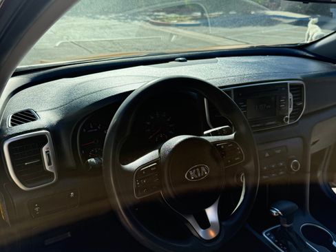 Used 2018 Kia Sportage LX image 6