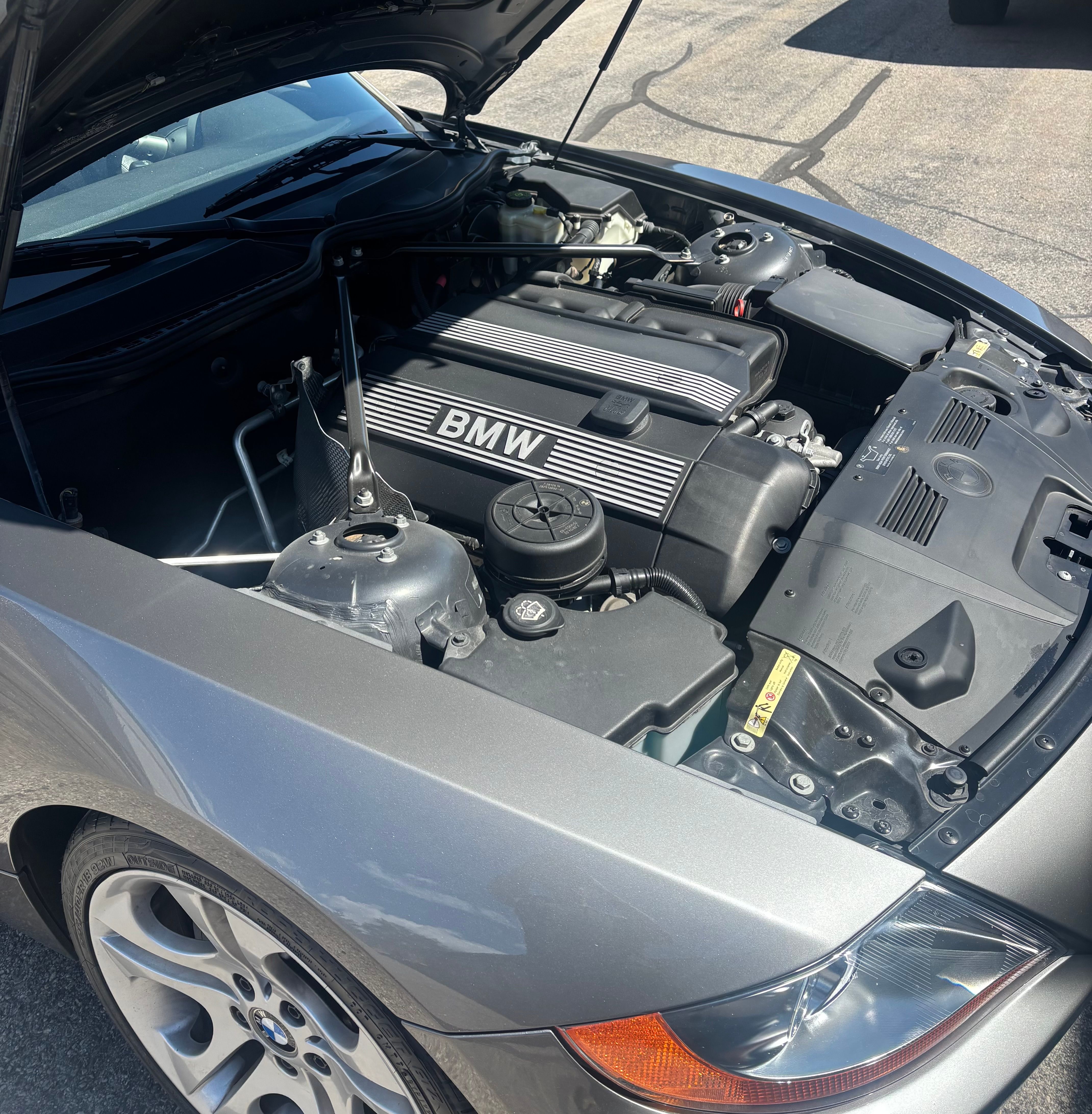 Used 2004 BMW Z4 3.0i RWD image 4
