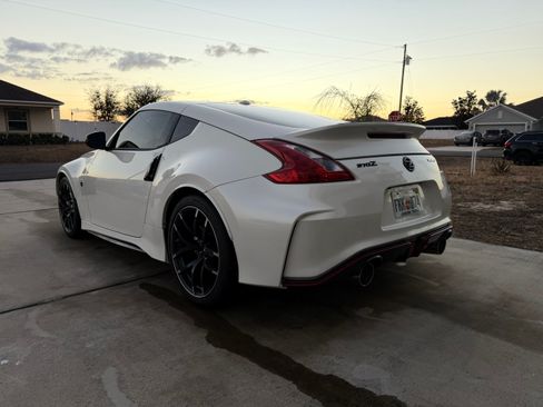 Used 2015 Nissan 370Z NISMO image 2