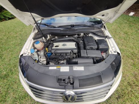 Used 2014 Volkswagen CC Sport image 1