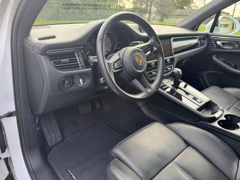 Used 2022 Porsche Macan S image 9