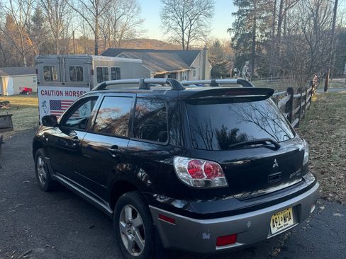 Used 2004 Mitsubishi Outlander XLS image 4