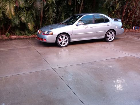 Used 2004 Nissan Sentra SE-R w/ Sunroof Pkg image 25