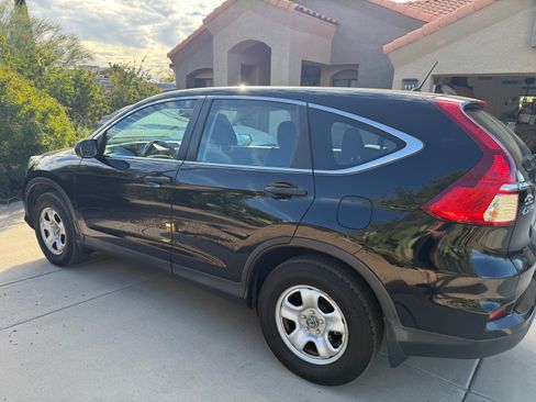 Used 2016 Honda CR-V LX image 2