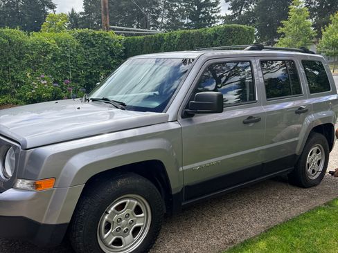 Used 2015 Jeep Patriot Sport FWD image 1