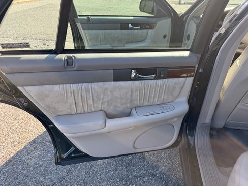 Used 1999 Cadillac Seville SLS w/ Convenience Pkg image 18