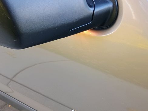 Used 2006 Ford Explorer XLT image 19