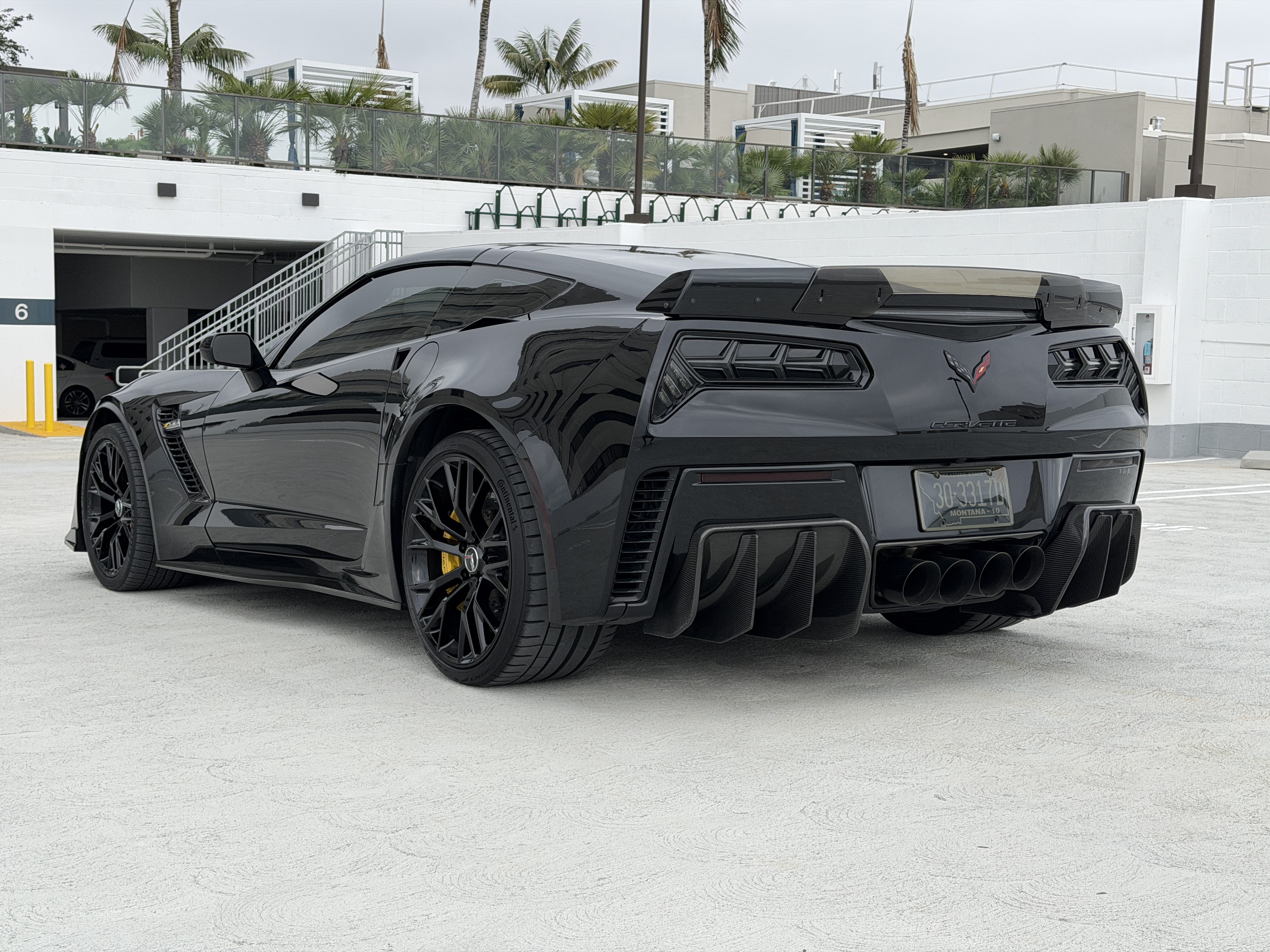 Used 2015 Chevrolet Corvette Z06 w/ 3LZ Preferred Equipment Group RWD image 5