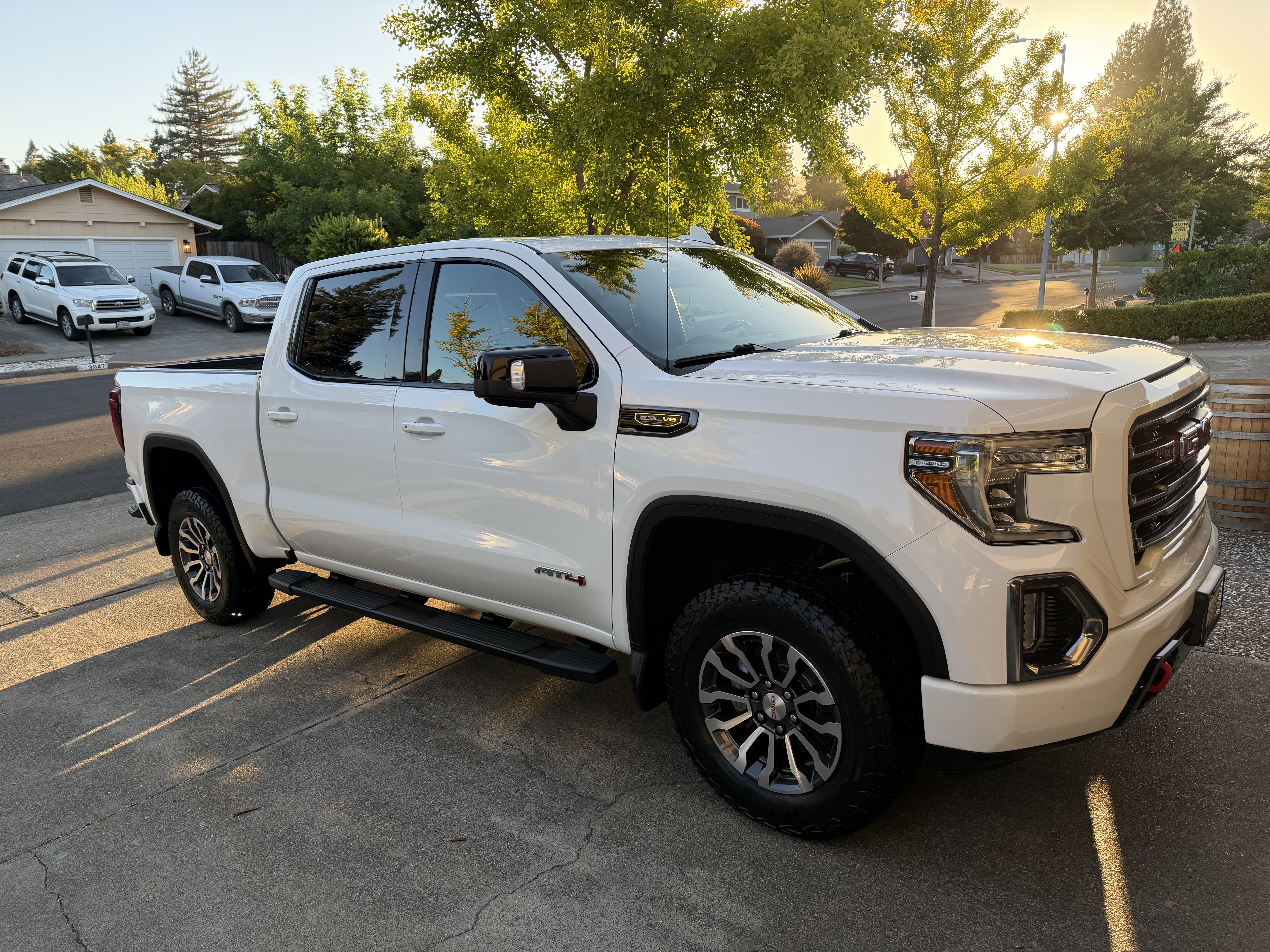 Used 2019 GMC Sierra 1500 AT4 w/ AT4 Preferred Package AWD/4WD image 4