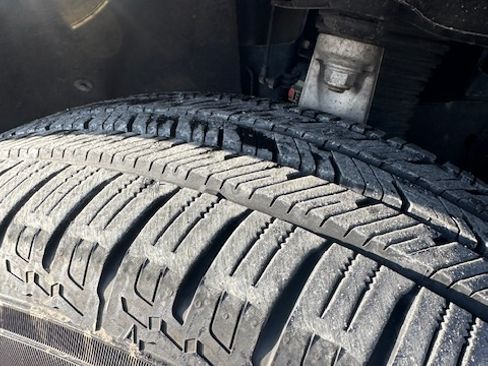 Used 2017 Jeep Grand Cherokee Overland image 25