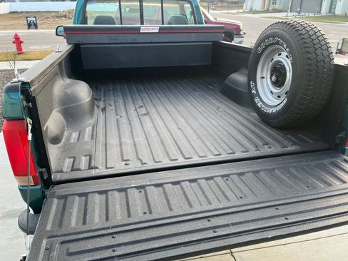 Used 1996 Ford F150 4x4 Regular Cab image 9