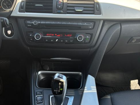 Used 2013 BMW 328i xDrive Sedan AWD/4WD image 24