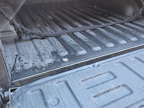 Used 2018 Ford F150 Lariat w/ Equipment Group 502A Luxury image 6