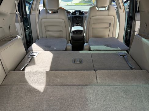 Used 2010 Buick Enclave CXL image 2