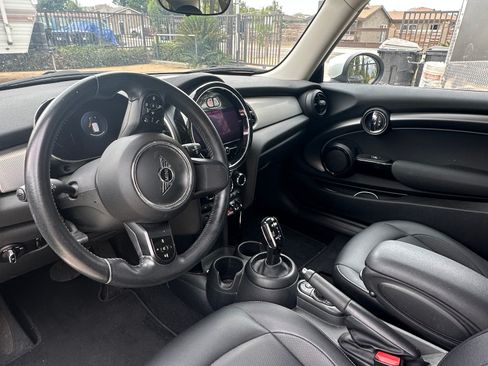 Used 2022 MINI Cooper 2-Door Hardtop image 14