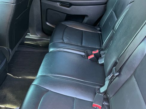 Used 2016 Ford Explorer XLT w/ Equipment Group 202A AWD/4WD image 9