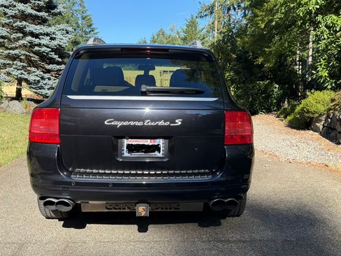 Used 2006 Porsche Cayenne Turbo S AWD/4WD image 2