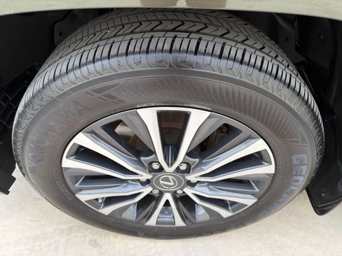 Used 2022 Lexus LX 600 4WD w/ Interior Upgrade Package image 20