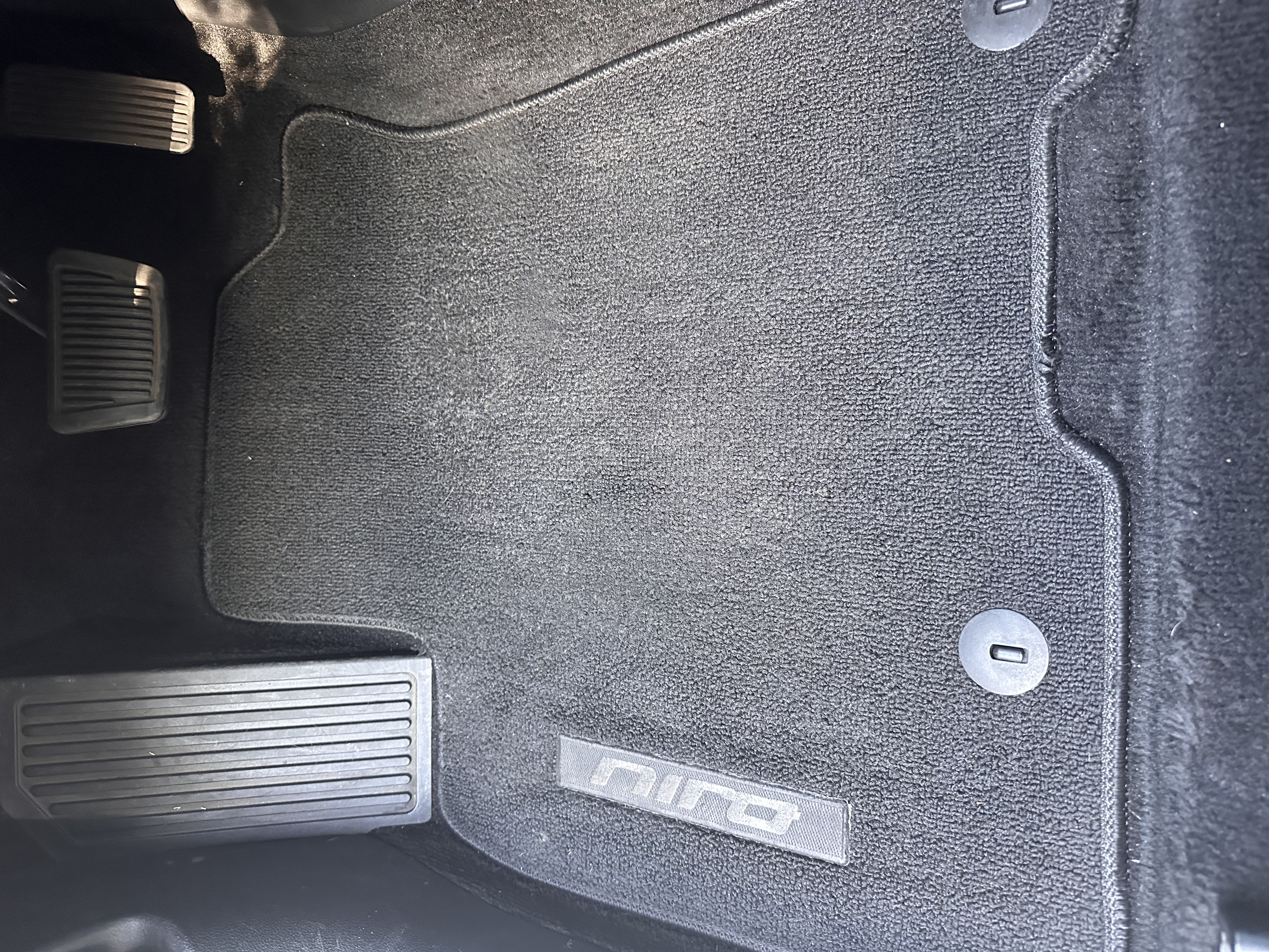 Used 2020 Kia Niro EX Premium FWD image 17