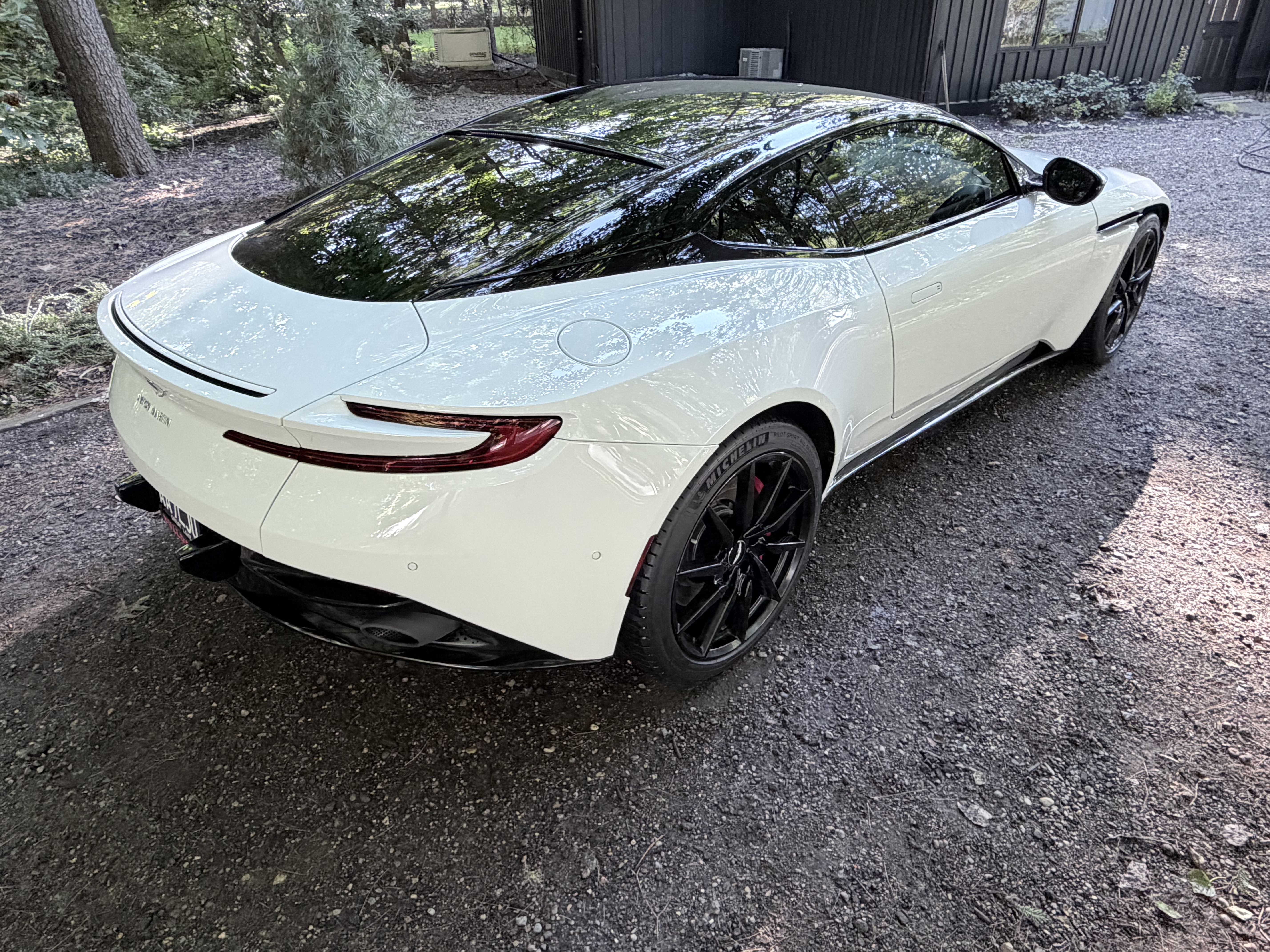 Used 2018 Aston Martin DB11 V12 RWD image 20