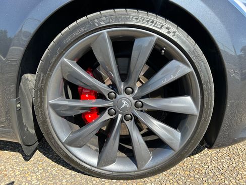 Used 2016 Tesla Model S P90D image 19