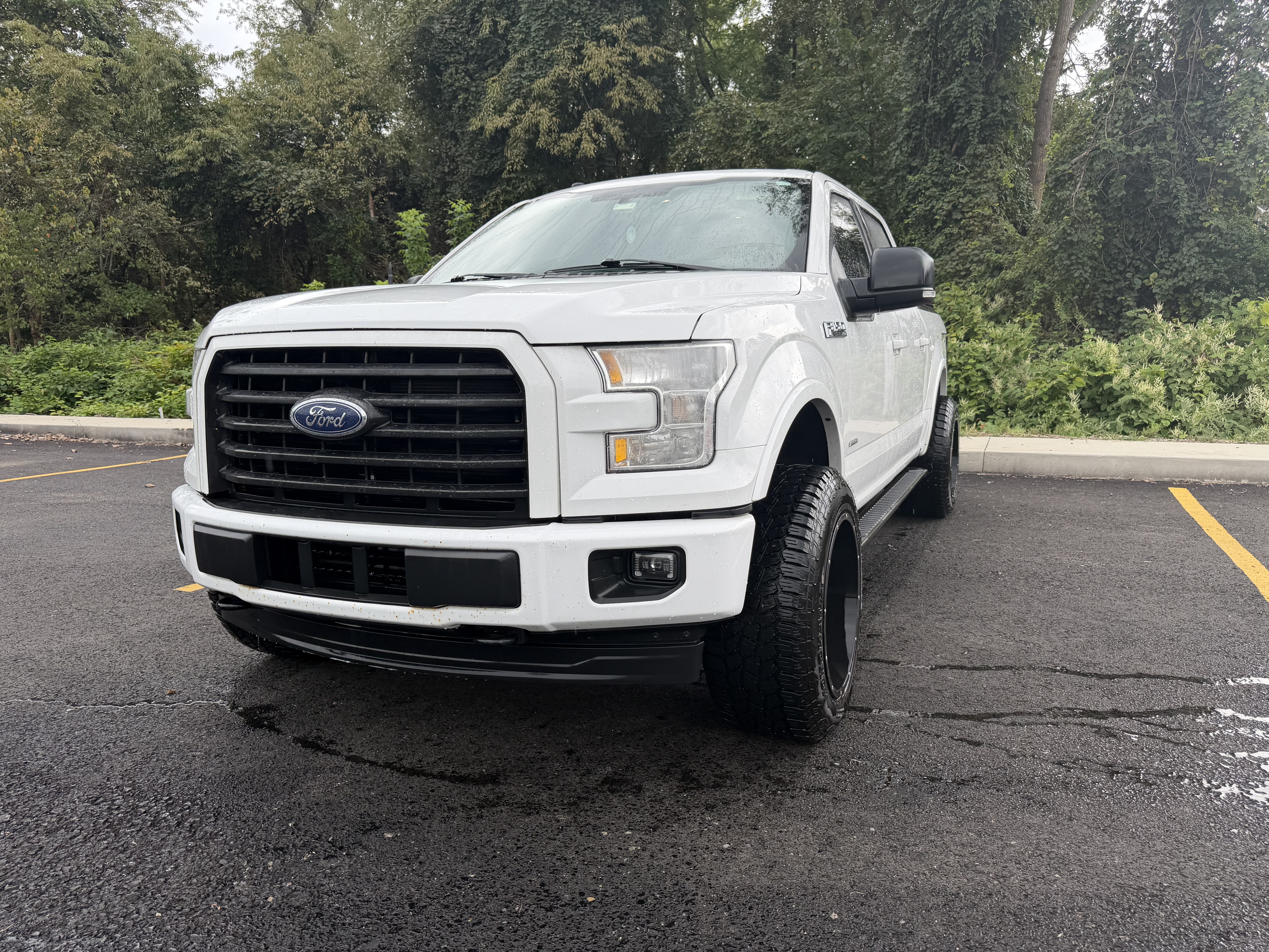 Used 2017 Ford F150 XLT w/ Equipment Group 302A Luxury AWD/4WD image 16