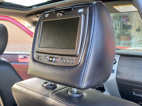 Used 2014 Ford Expedition EL Limited w/ Equipment Group 301A AWD/4WD image 11