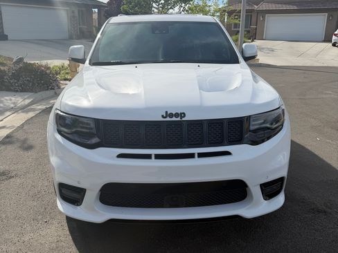 Used 2017 Jeep Grand Cherokee SRT image 2