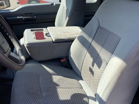 Used 2015 Ford F250 XL w/ Power Equipment Group image 6