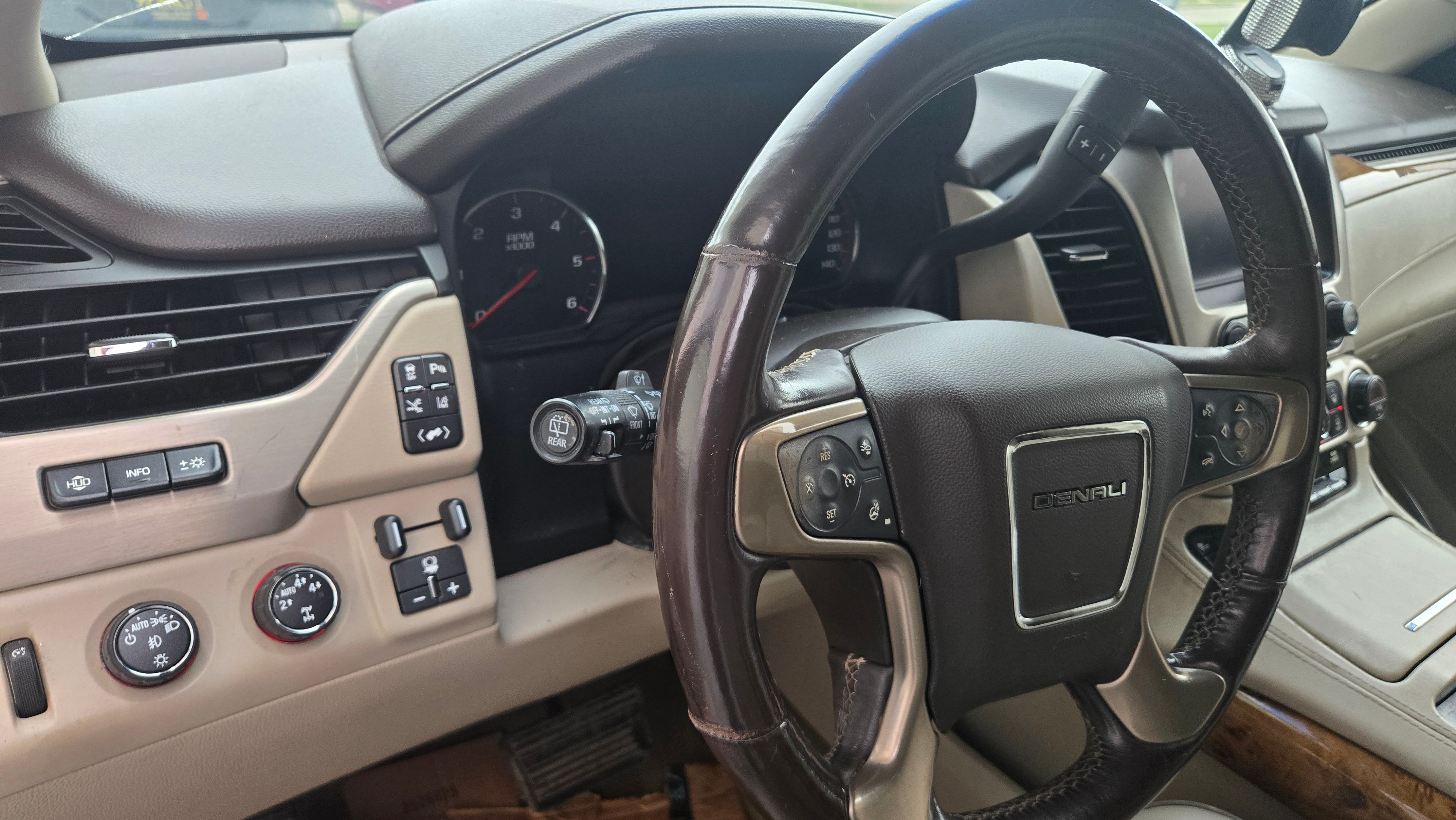 Used 2015 GMC Yukon XL Denali w/ Premium Package AWD/4WD image 13
