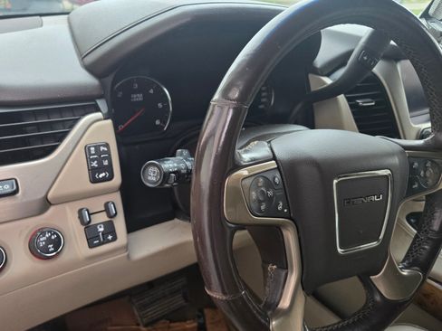 Used 2015 GMC Yukon XL Denali w/ Premium Package image 13