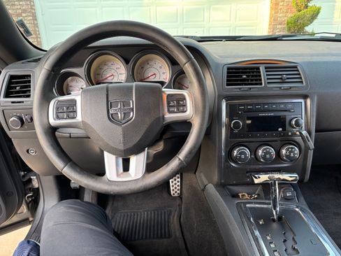 Used 2012 Dodge Challenger SXT image 8
