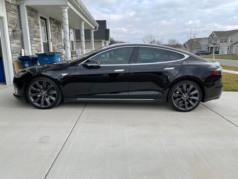 Used 2014 Tesla Model S 60 image 2